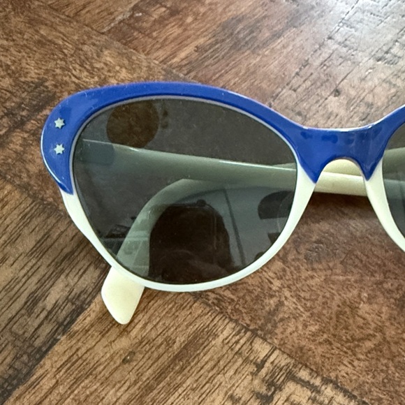 Vintage Accessories - Vintage Blue and cream Women's Sunglasses Cateye petite frames glasses